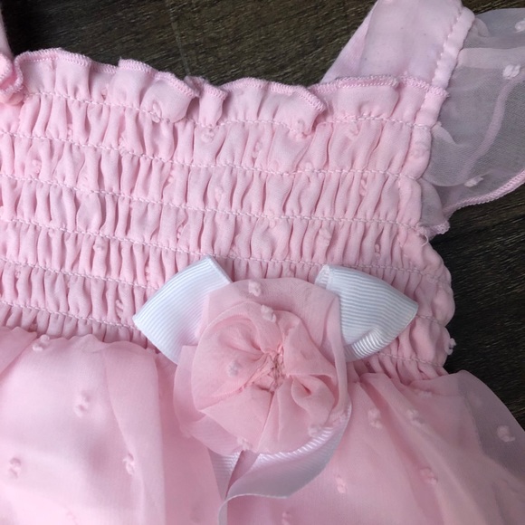 Light pink ruffle bubble romper 6 mo - Picture 2 of 3
